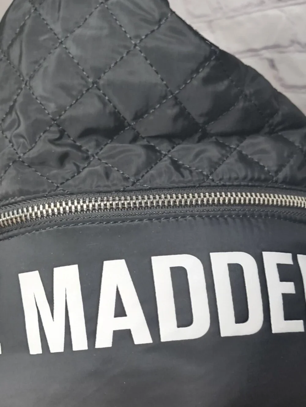Og $118 NWT Steve Madden Black Duffel Bag with White Logo With 5 Pockets AN